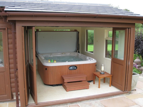 Hot Tub Enclosures: Some Inspiration