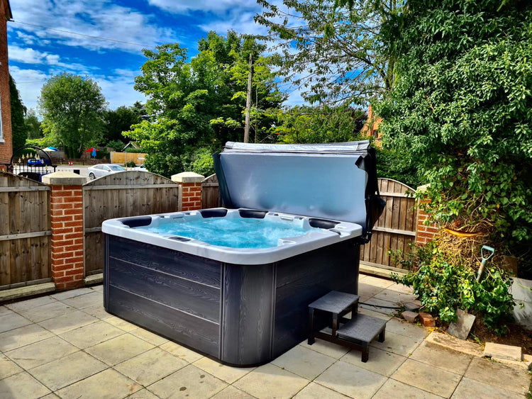 13A plug and play hot tub