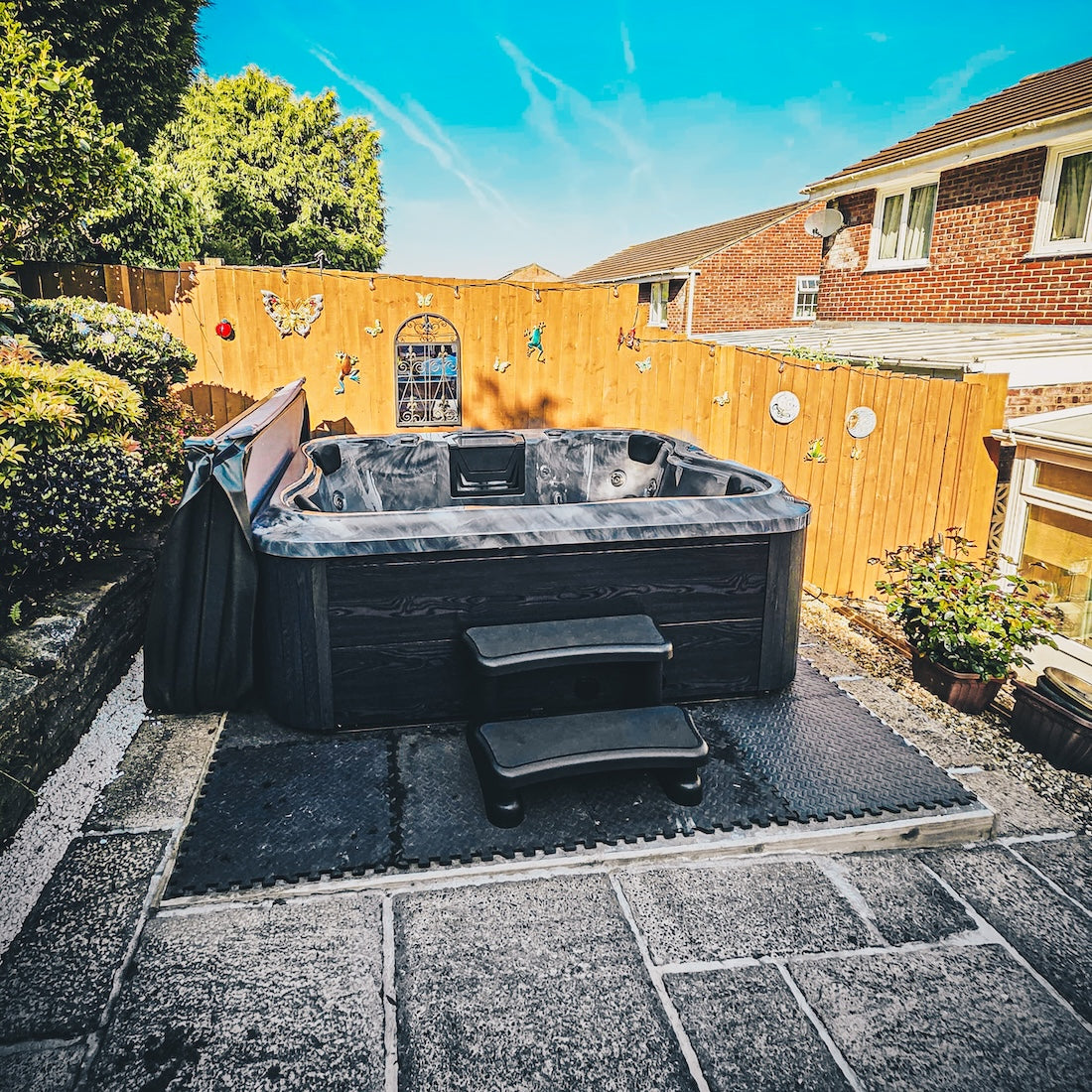 2000 Series hot tub in Storm Cloud