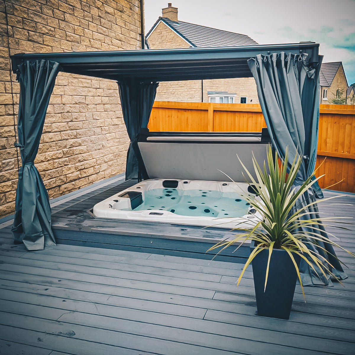 4500 Series hot tub