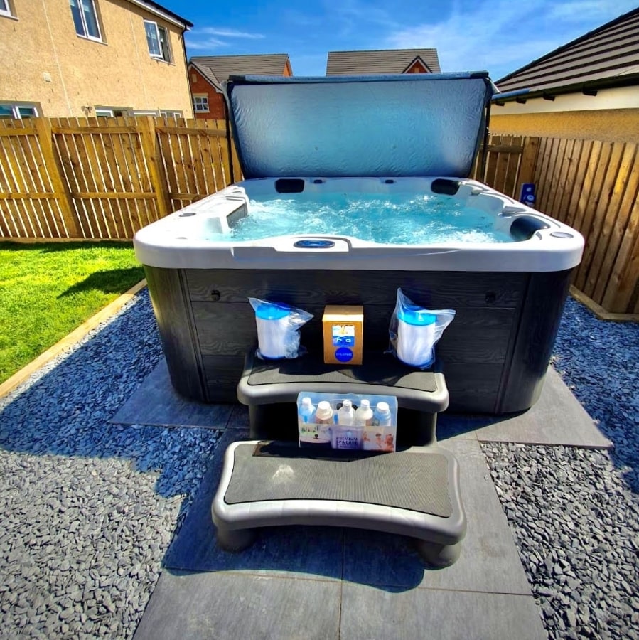 4500 Series hot tub
