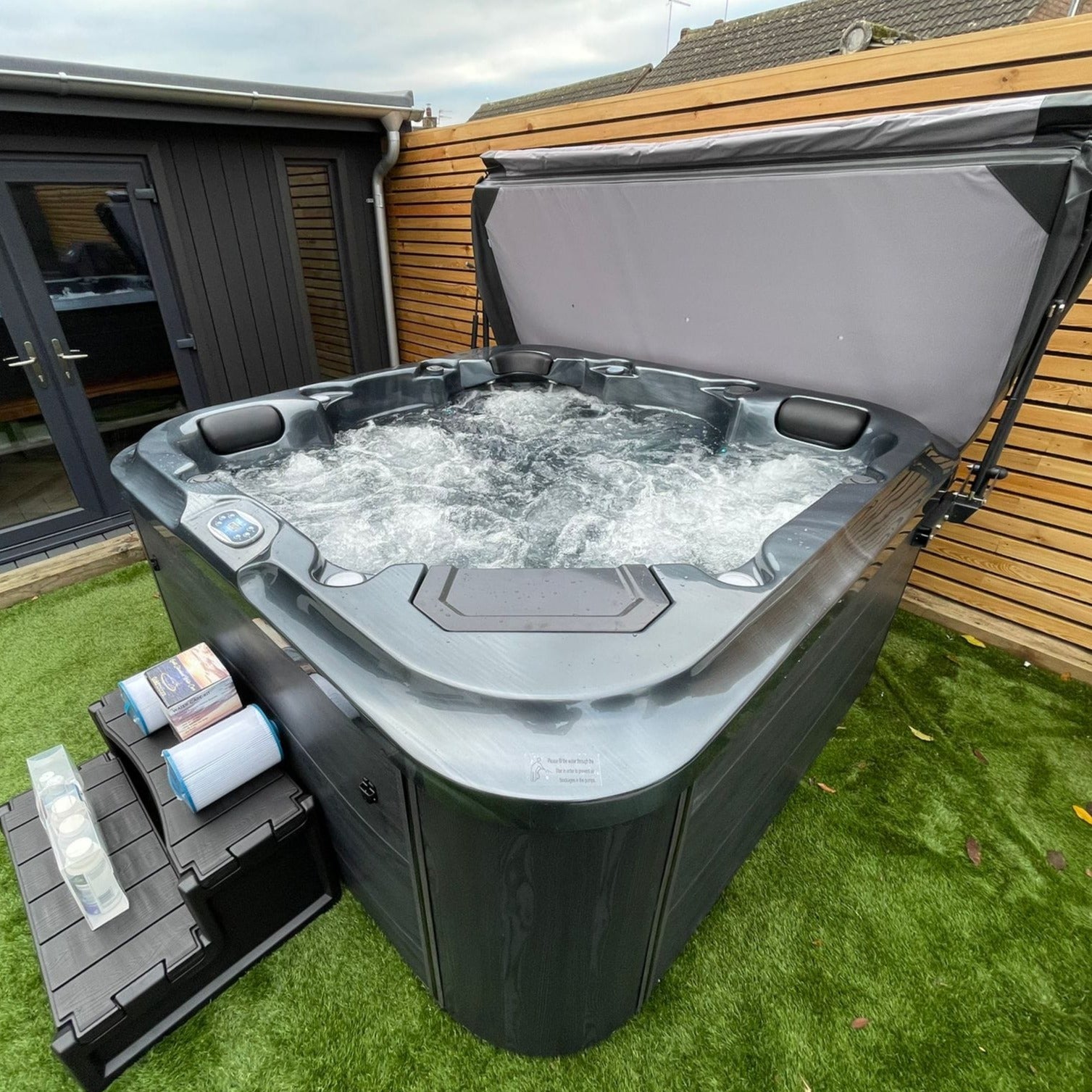 4200 Series hot tub