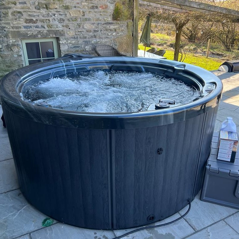 1000 Series hot tub