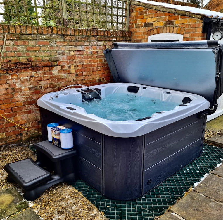 Retreat Plus (13A Plug & Play) hot tub by H2O Hot Tubs