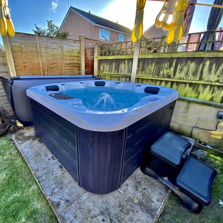 Retreat Plus (13A Plug & Play) hot tub by H2O Hot Tubs