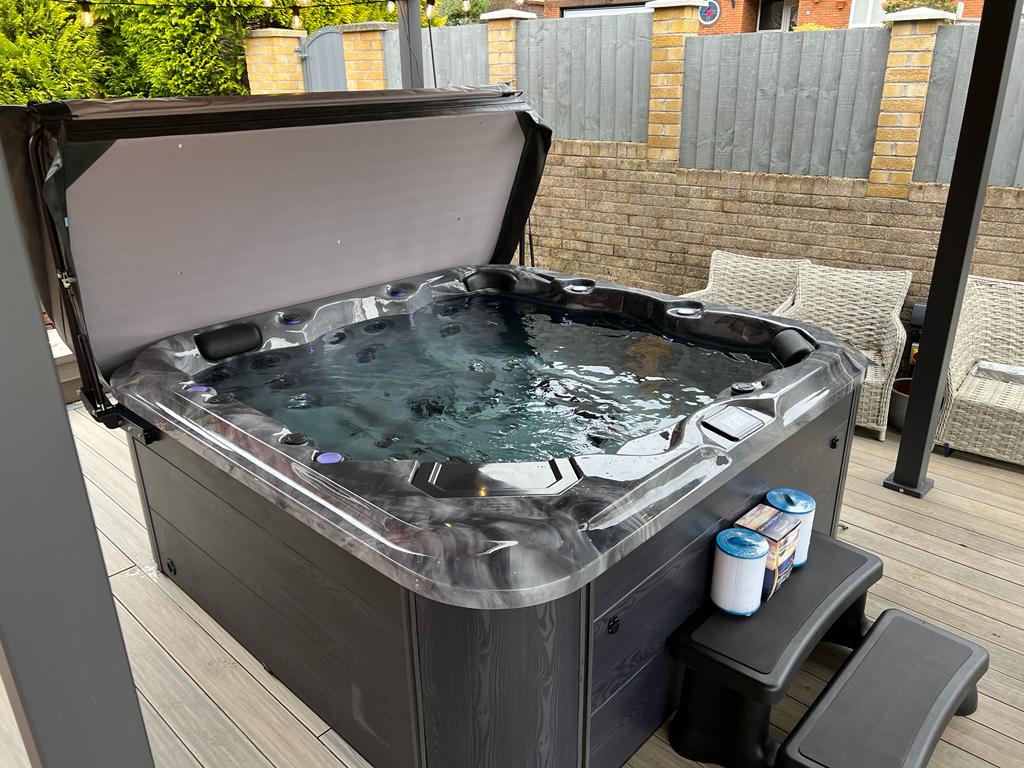 hot tub with lounger