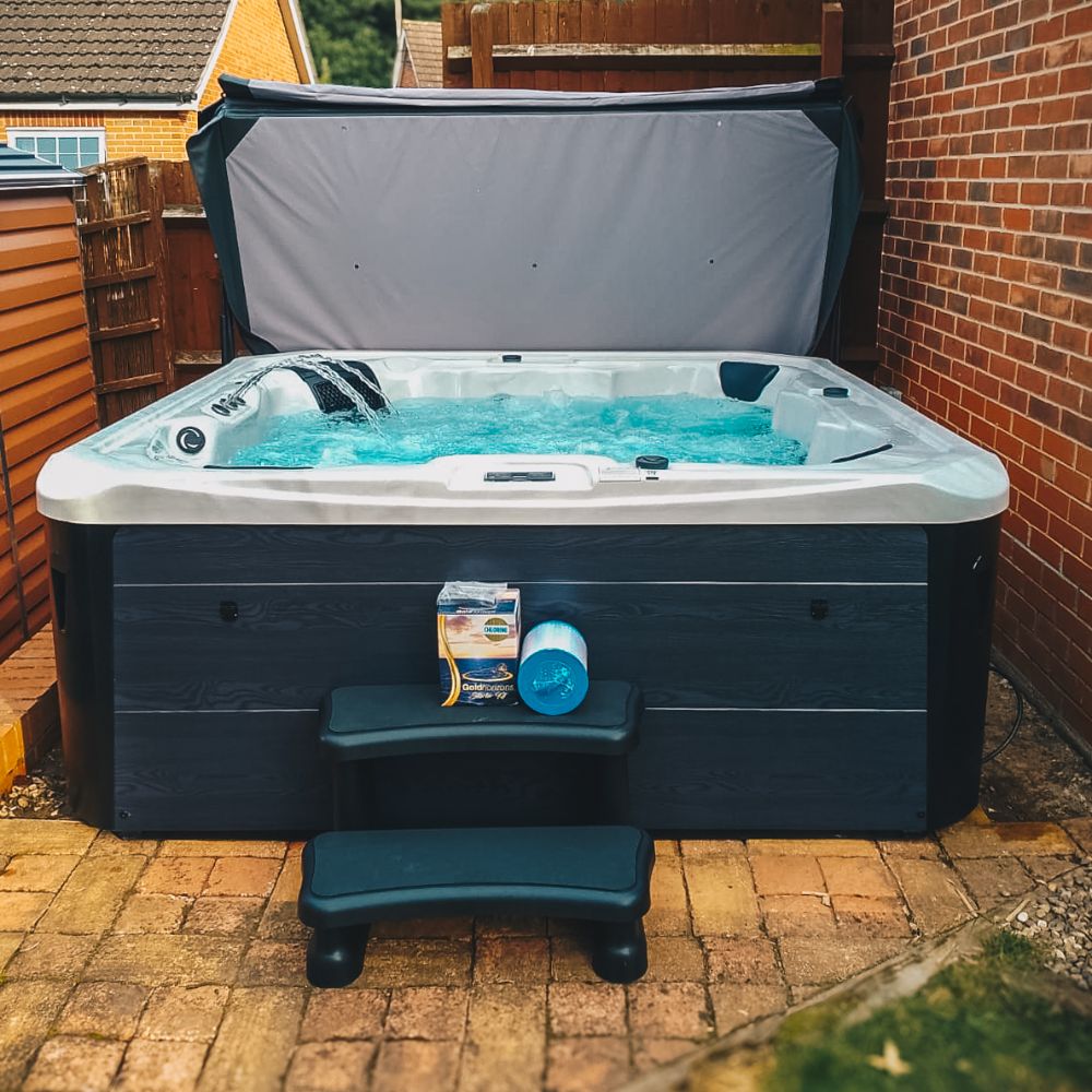 Large hot tub for sale