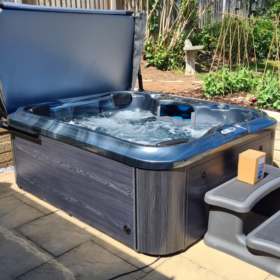 H2O 2000 Series 13A Plug & Play hot tub