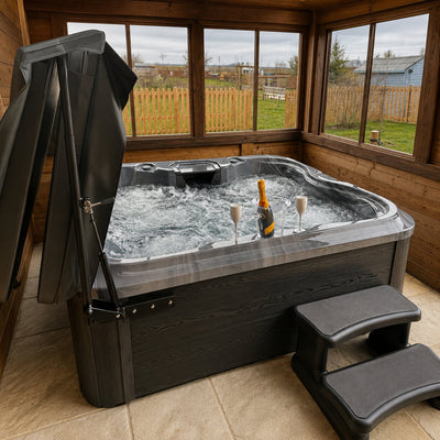 2000 Series hot tub by H2O Hot Tubs