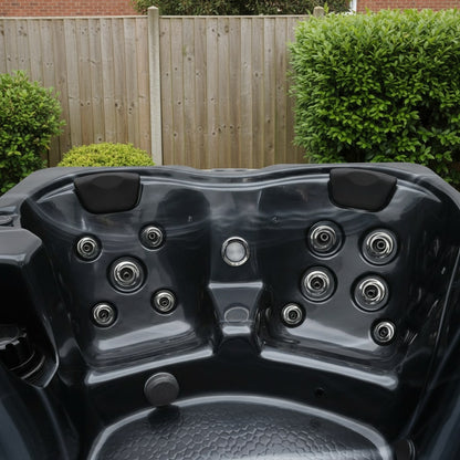 2000 Series hot tub