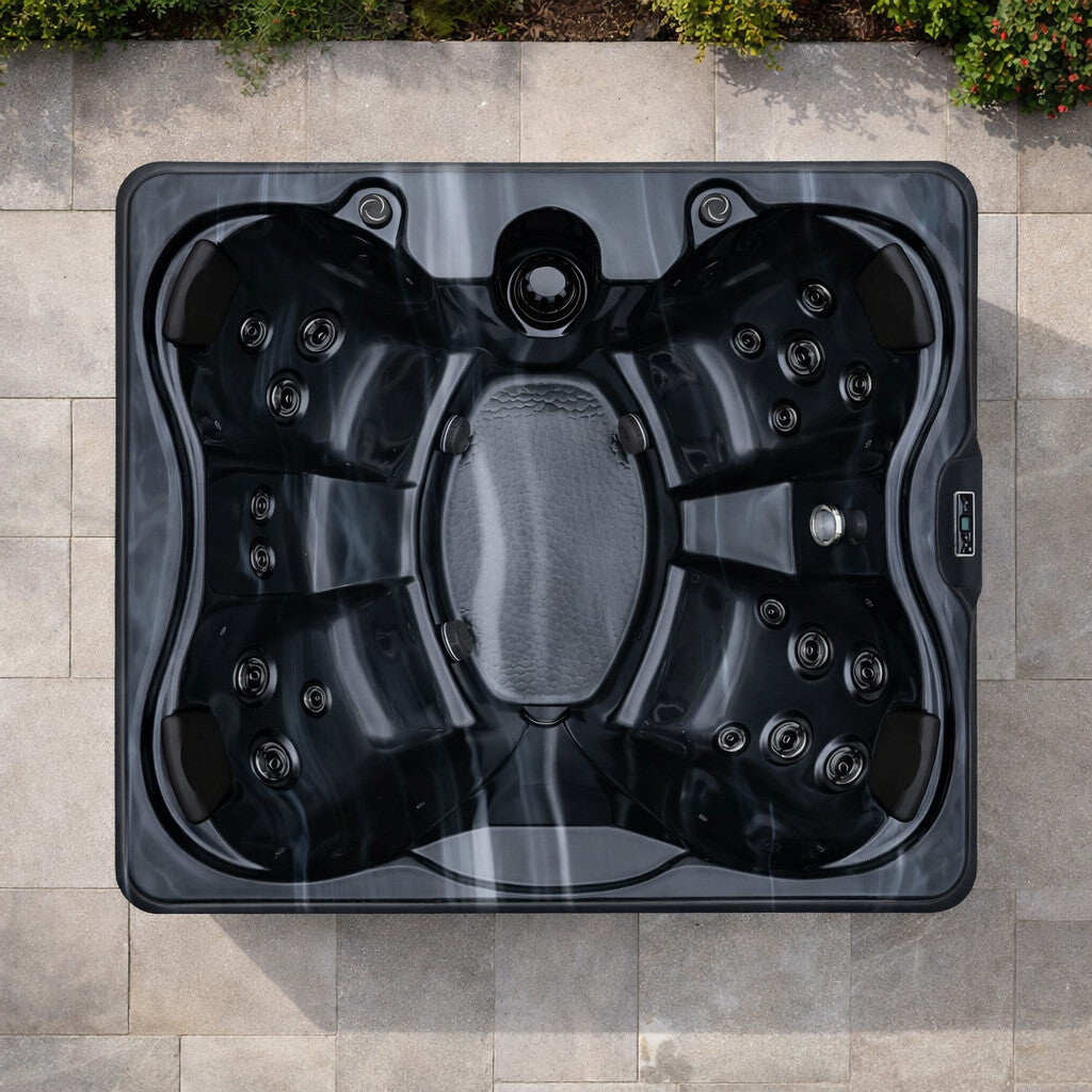 2000 Series hot tub by H2O Hot Tubs