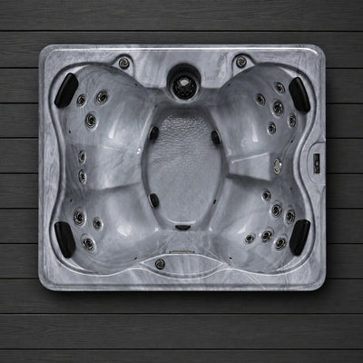 2000 Series hot tub by H2O Hot Tubs