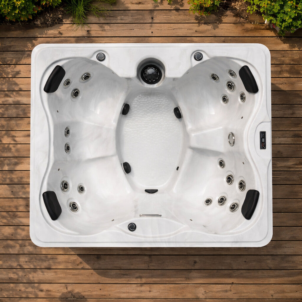 2000 Series hot tub by H2O Hot Tubs
