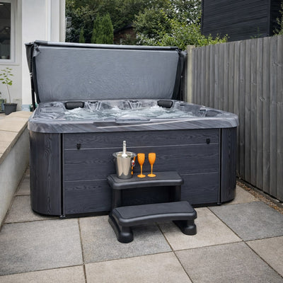 4500 Series hot tub by H2O Hot Tubs