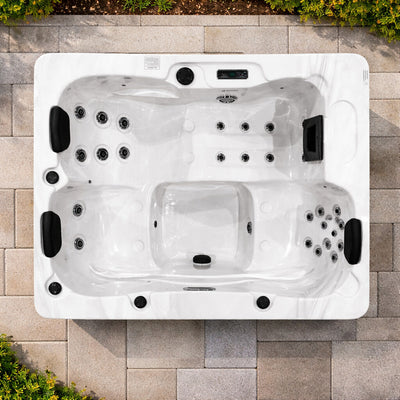 500 Series hot tub by H2O Hot Tubs