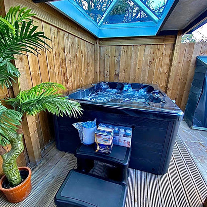 500 Series small hot tub 