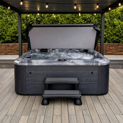 6000 Series hot tub by H2O Hot Tubs
