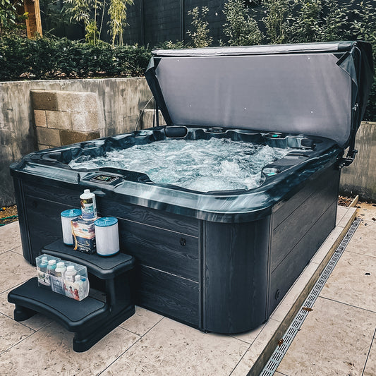 7000 Series hot tub