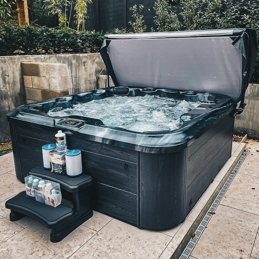 7000 Series hot tub
