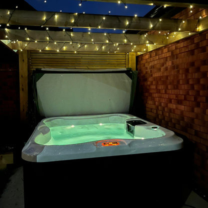 2000 Series (13A Plug & Play) by H2O Hot Tubs