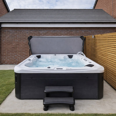 Retreat Bay XL hot tub