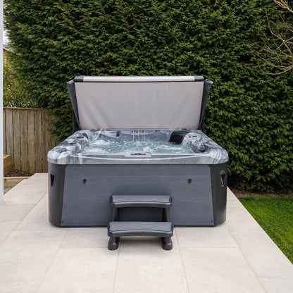 Coral hot tub by H2O Hot Tubs