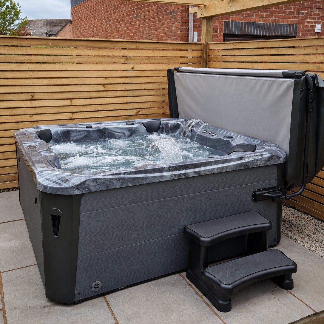 Coral hot tub by H2O Hot Tubs