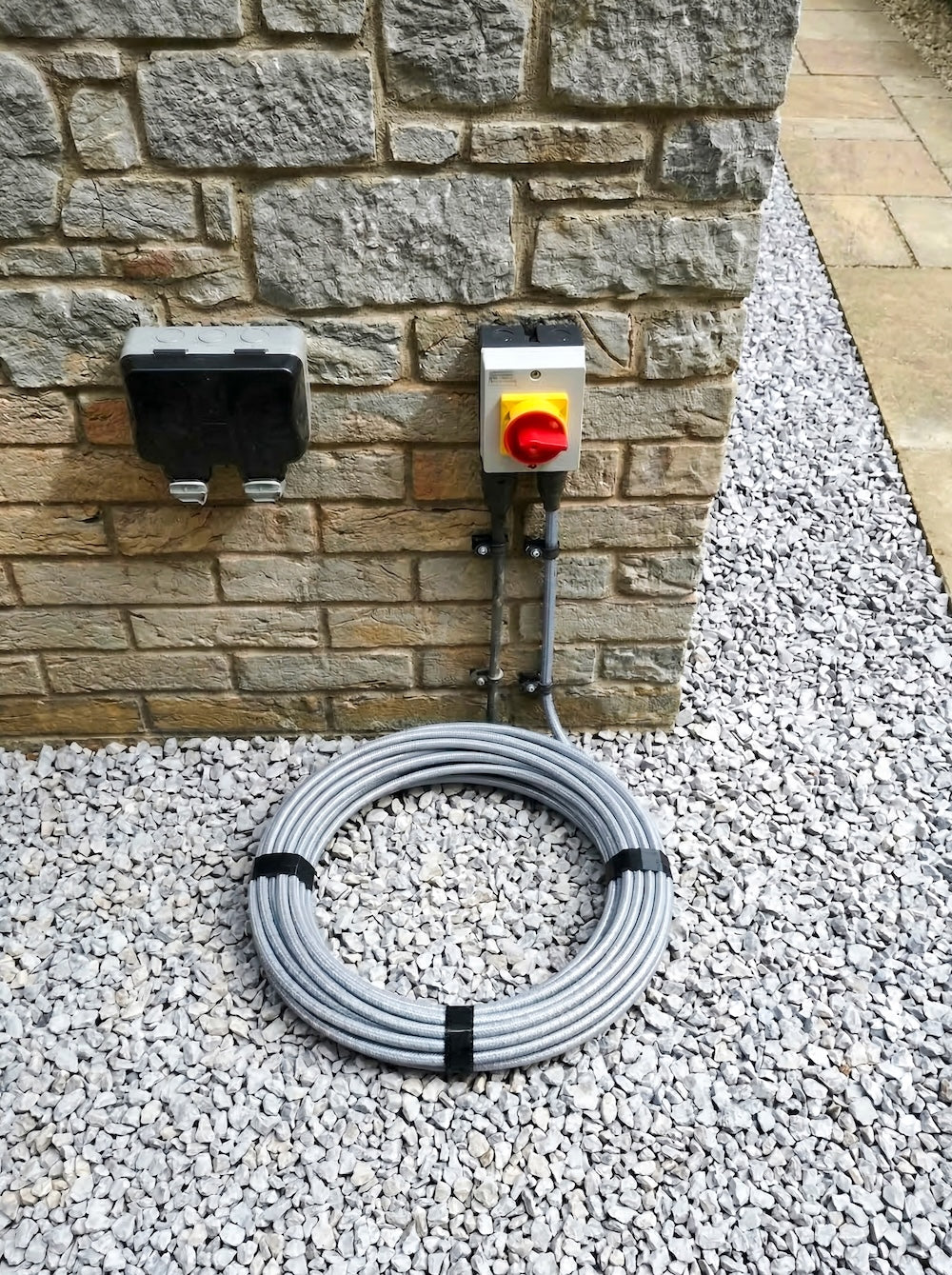 32A electric supply with tail of wire for hot tub
