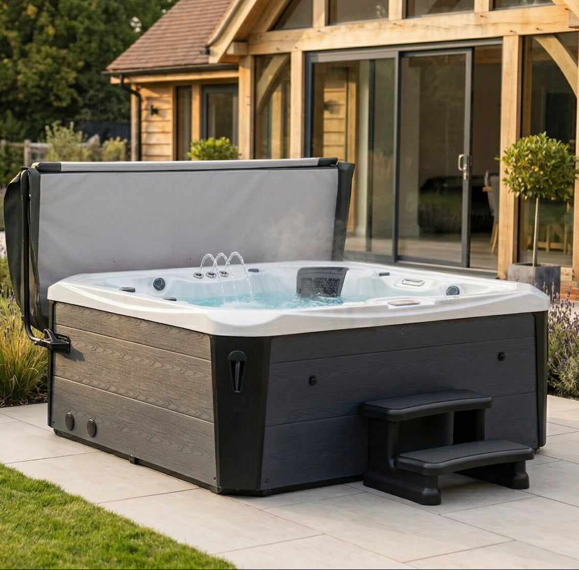 Eco-friendly hot tub