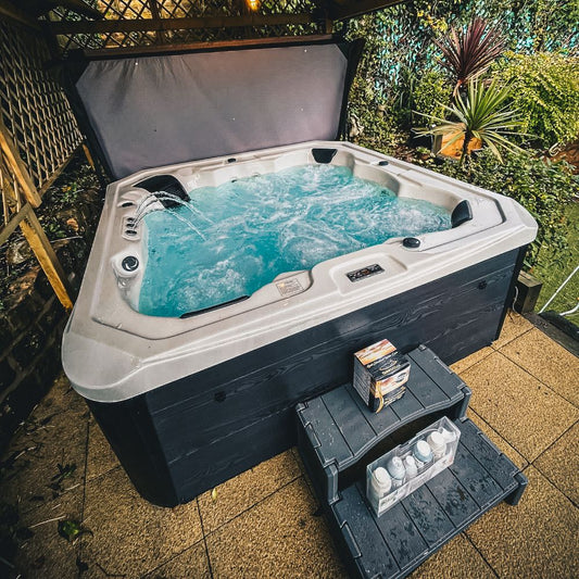 Large hot tub for sale
