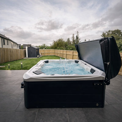 Retreat Bay XL hot tub