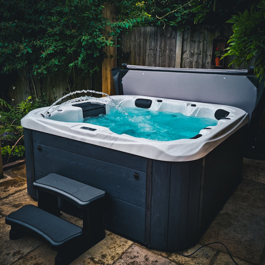 Retreat Plus 13A Plug & Play hot tub